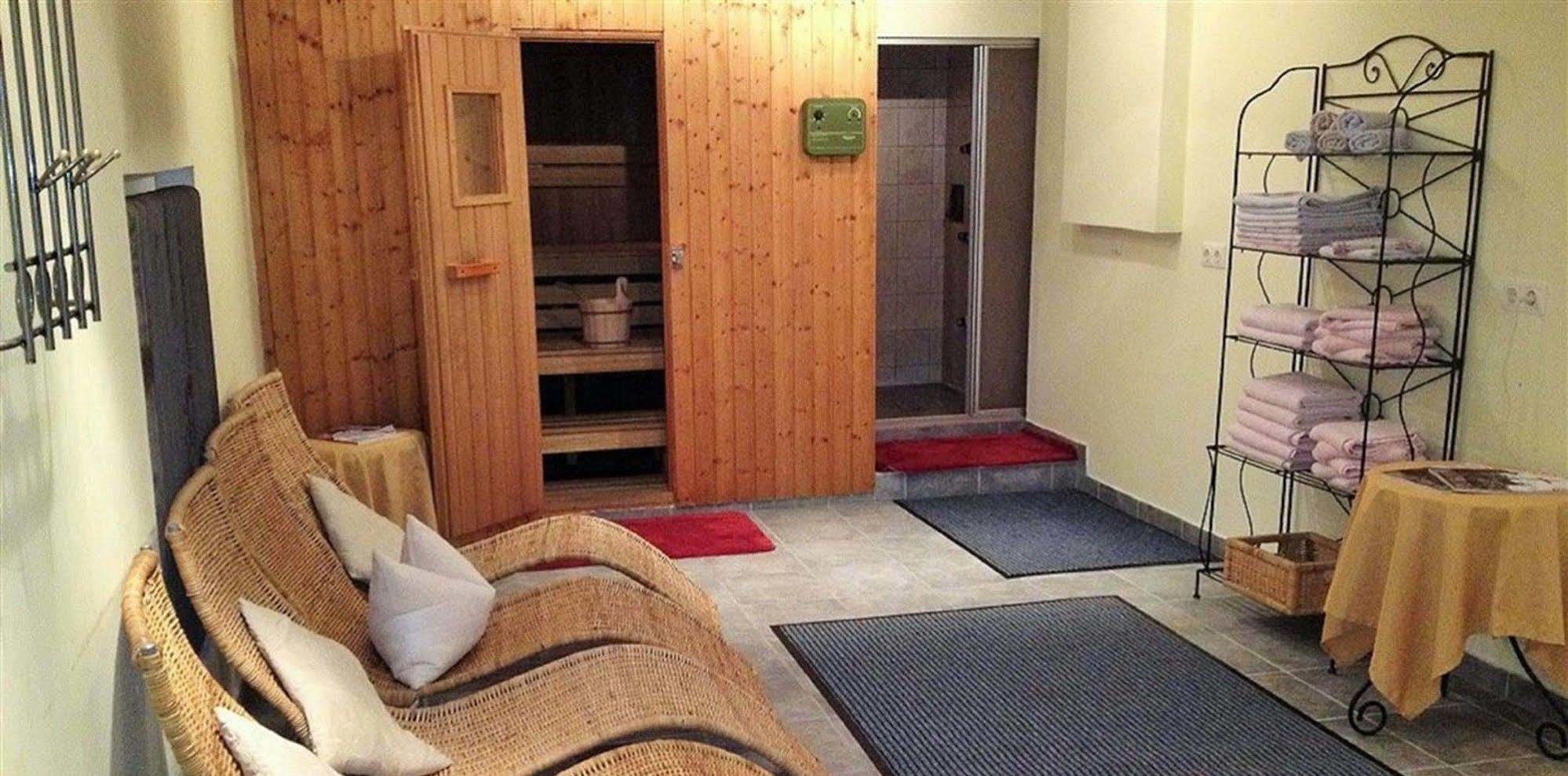Hotel Restaurant Rosengarten Цел ам Цилер Екстериор снимка